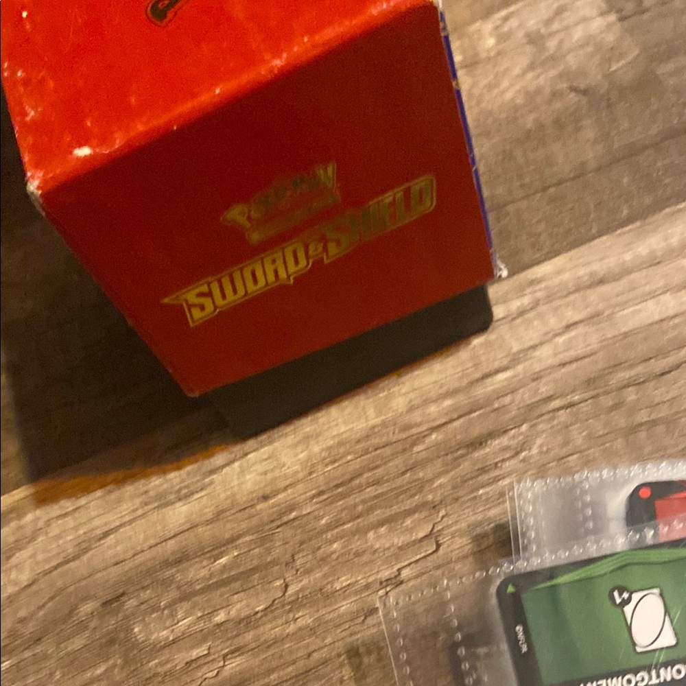 Red Pokémon Sword & Shield Box - Picture 3 of 4